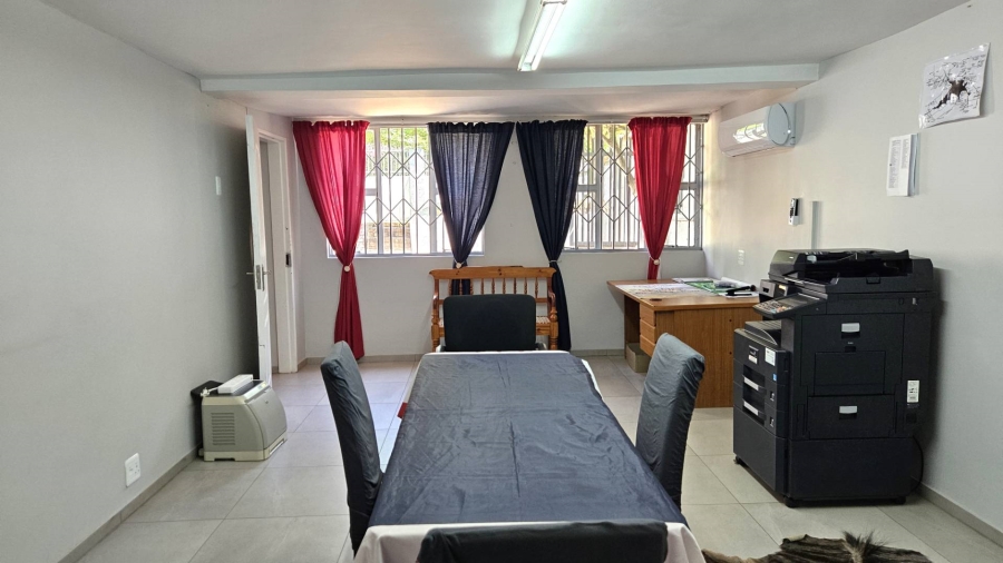 6 Bedroom Property for Sale in Schoemansville North West